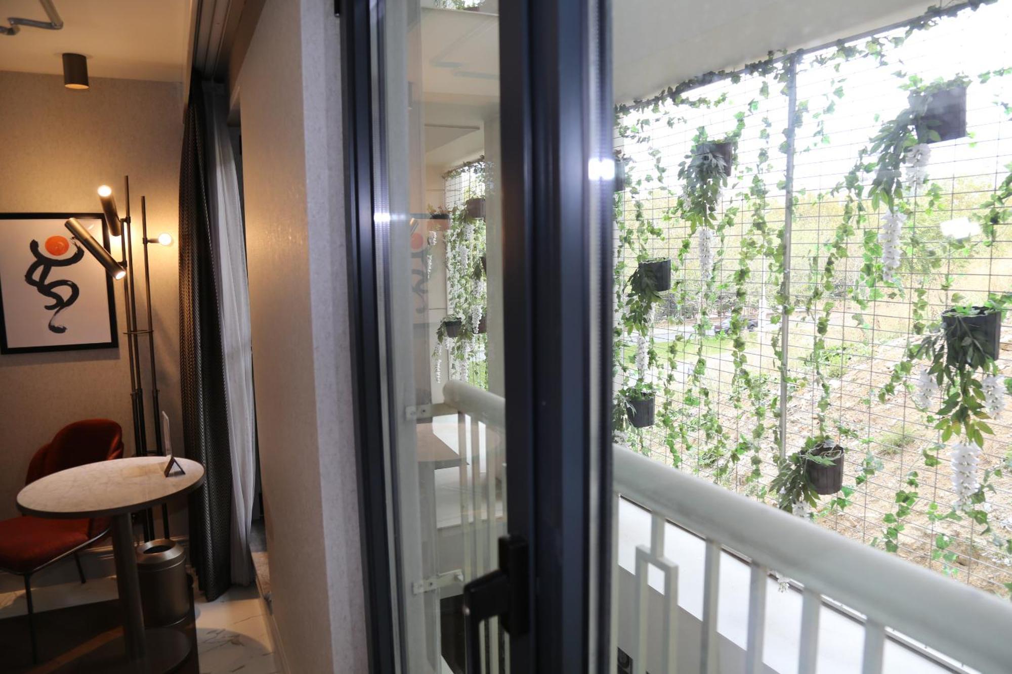Stayso The House Hotel Istanbul Exterior photo A sliding door