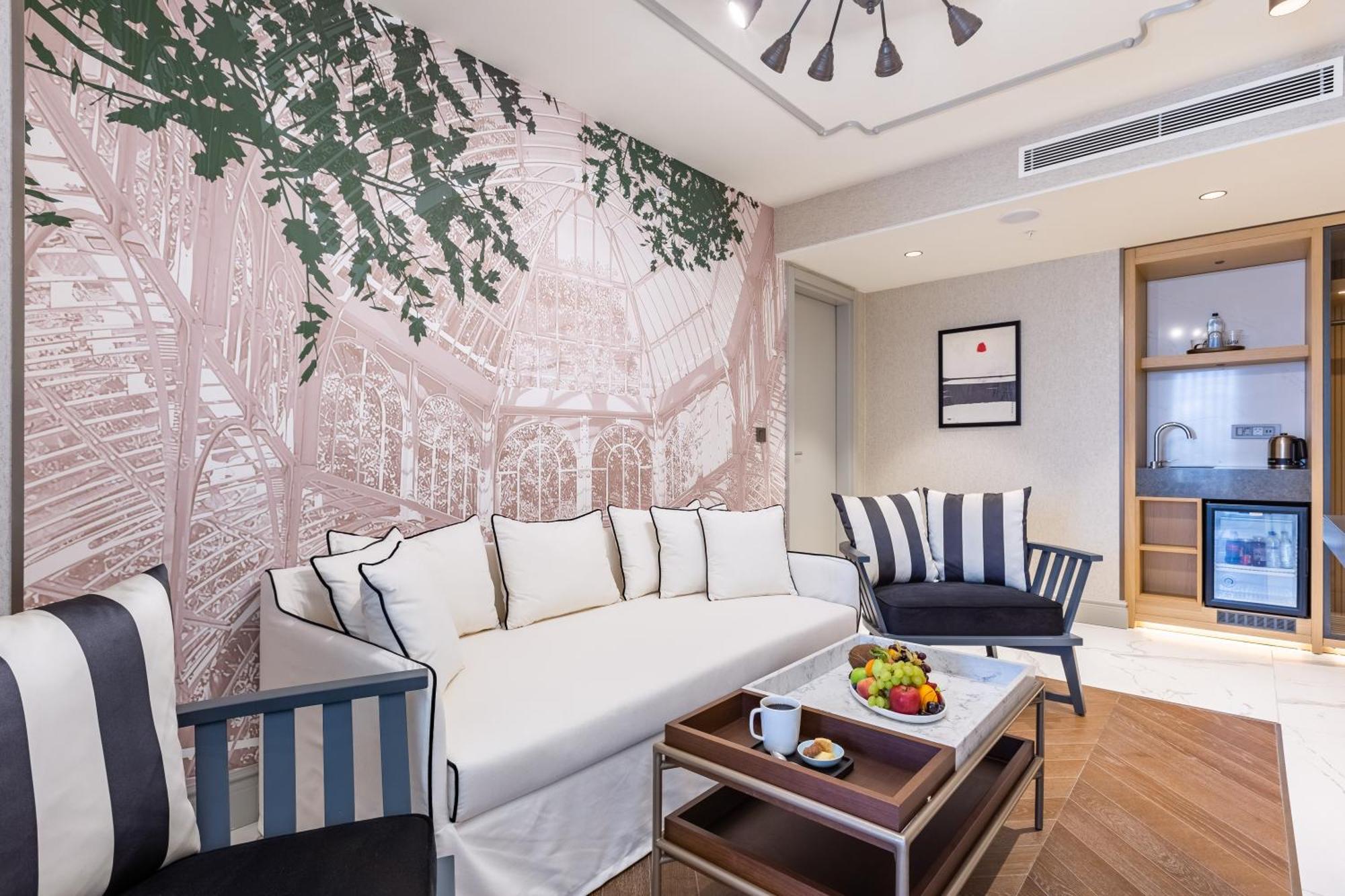 Stayso The House Hotel Istanbul Room photo A living room at the hotel