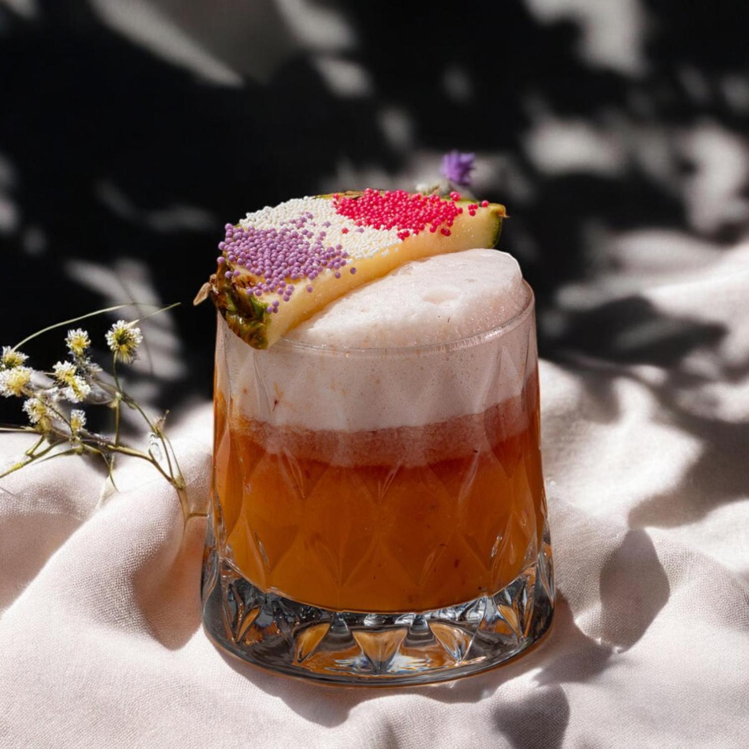 Stayso The House Hotel Istanbul Exterior photo A pineapple upside down cocktail